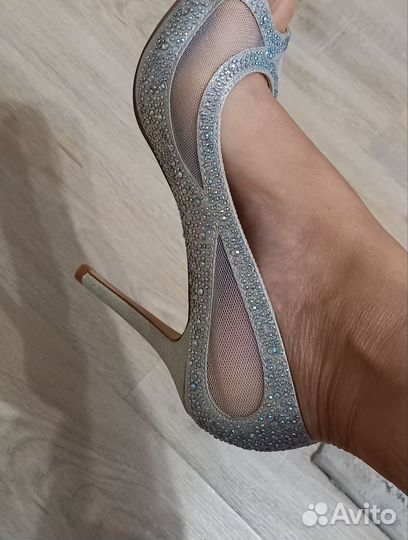 Босоножки женские 39 размер новые