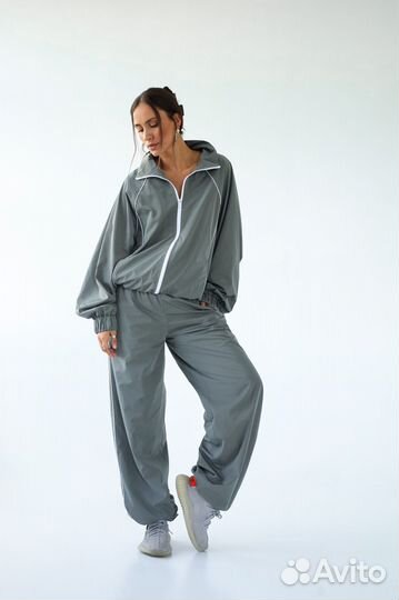Спортивный костюм женский