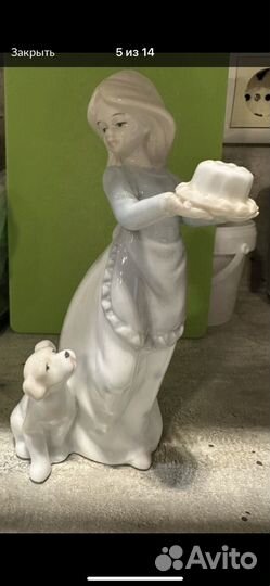 Статуэтка девушки с собачкой