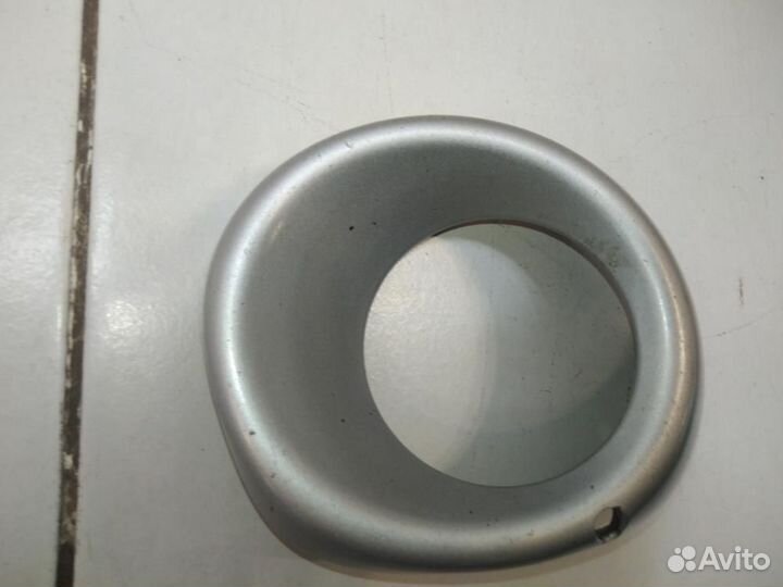 Окантовка противотуманной фары левая Mitsubishi Ou