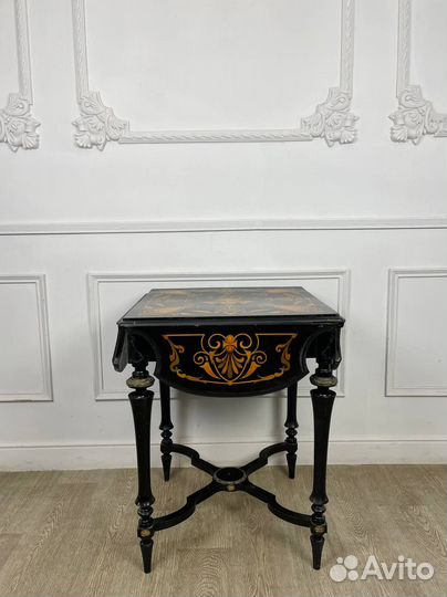 Антикварный чайный столик