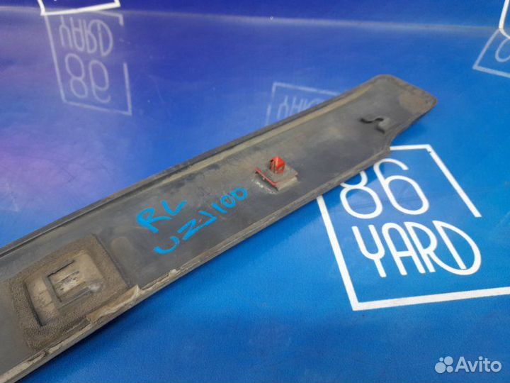 Молдинг на крыло задний левый Toyota Land Cruiser