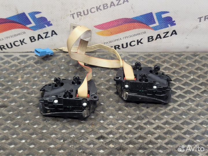 Блок кнопок на руль Daf XF105