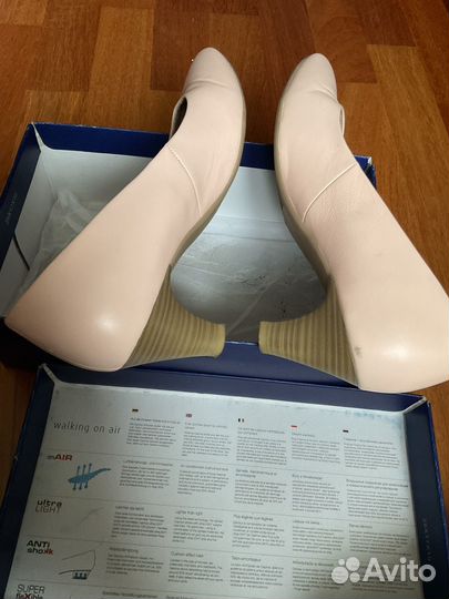 Туфли женские 39 размер Capriche и босоножки