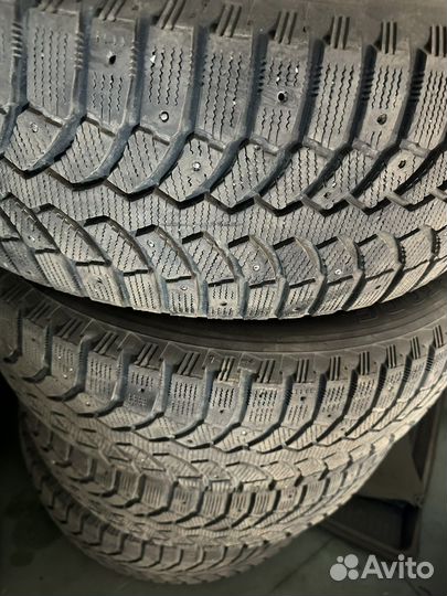 Bridgestone Blizzak Spike-01 265/60 R18 100P