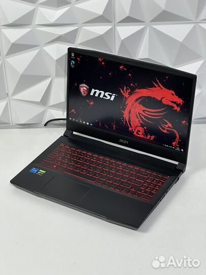 Мощный игровой ноутбук MSI Katana