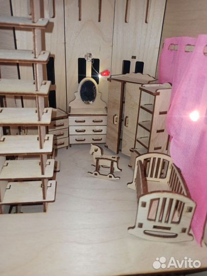 Домик кукольный деревянный