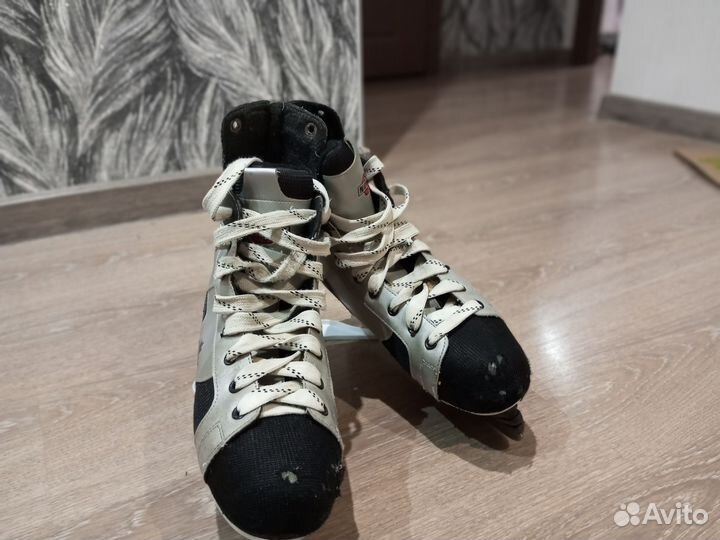 Коньки хоккейные 43 размер