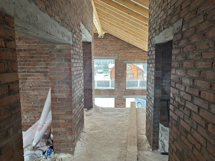 Коттедж 250 м² на участке 10 сот.