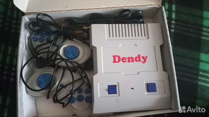 Денди Junior с 300 встроенными играми