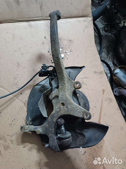 Кулак поворотный левый mercedes w202