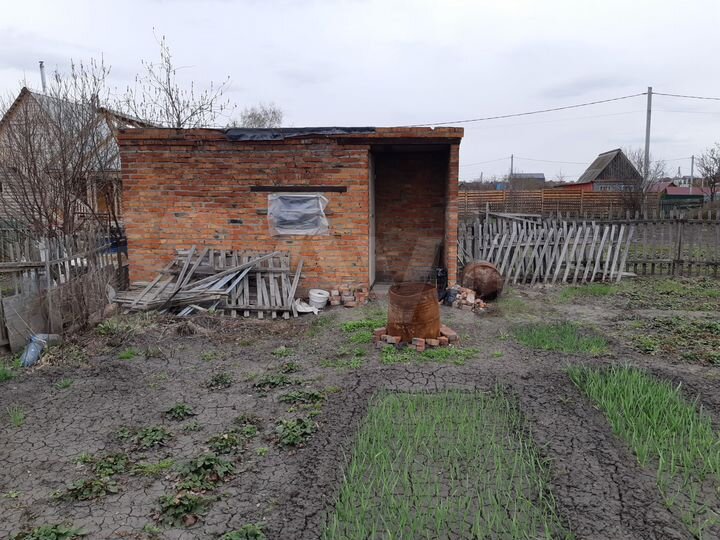 Дача 10 м² на участке 6 сот.