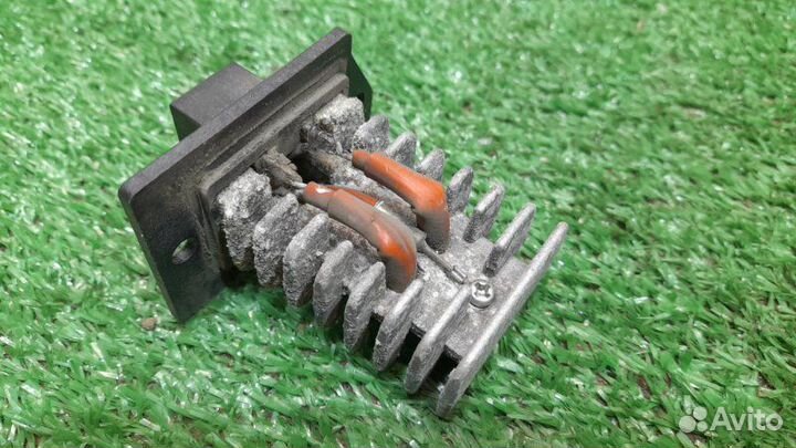 Резистор отопителя Hyundai Sonata 4 EF 2.0 G4GC