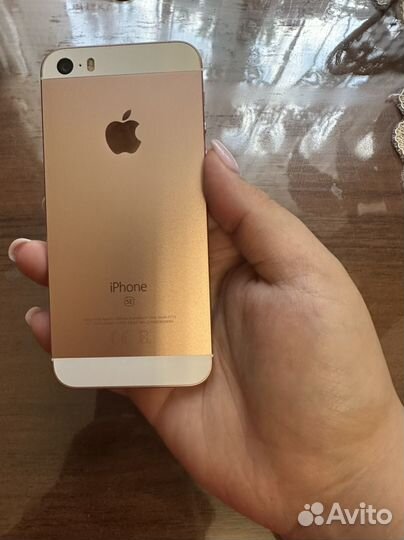 Телефон iPhone 5se