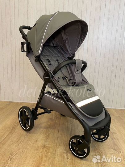 Коляска новая всесезонная Libra