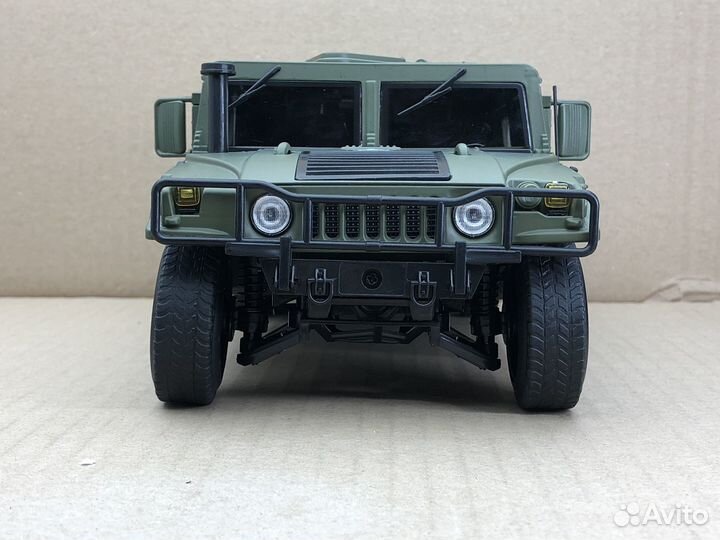 Hummer H1 модель 1:18