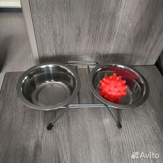 Комбинезон, миска, мяч, поводок, шлейка для собак