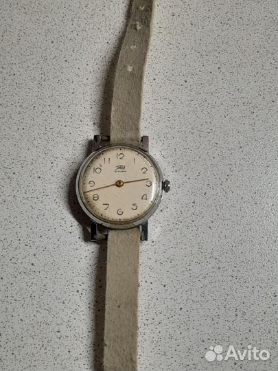 Часы наручные женские СССР