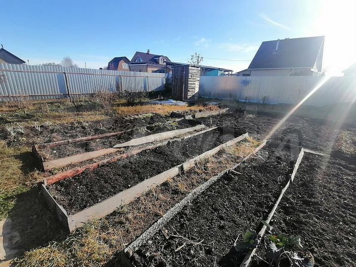 Дача 20 м² на участке 10 сот.