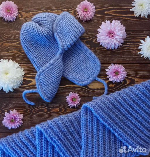 Вязаный комплект: шапка, варежки, шарф