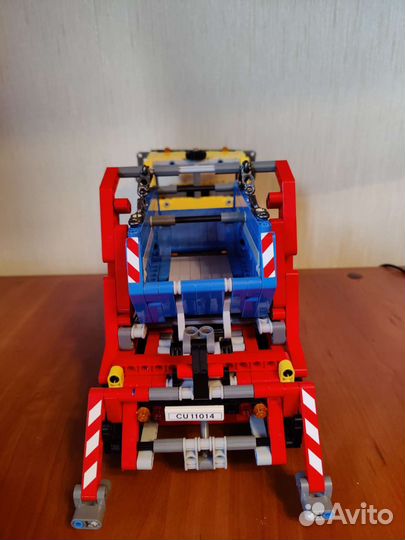 Lego 42024 Technic контейнеровоз