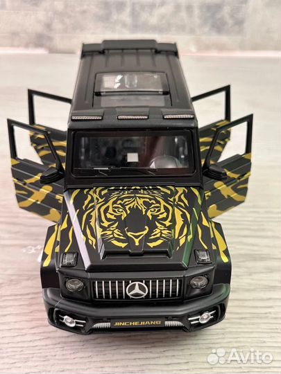 Модель машины Гелик Мерседес с дымом