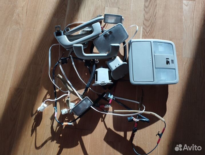 Плафон салонный Toyota RAV4 63401-42010