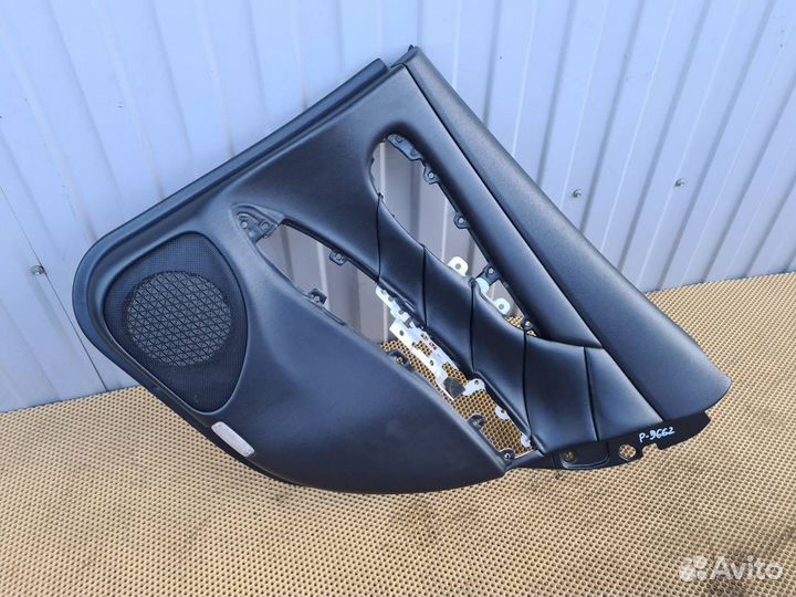 Обшивка двери задняя правая Infiniti M25 M37 Q70