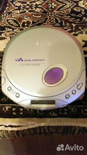 Cd плеер Sony Walkman D-E350 с чехлом