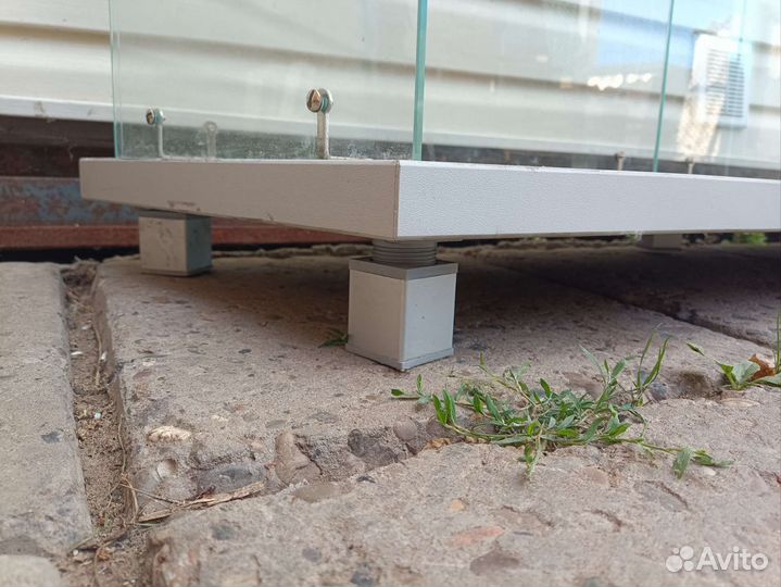 Витрина стеклянная