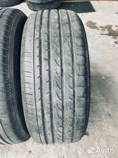 Yokohama BluEarth RV-02 225/45 R19 96W