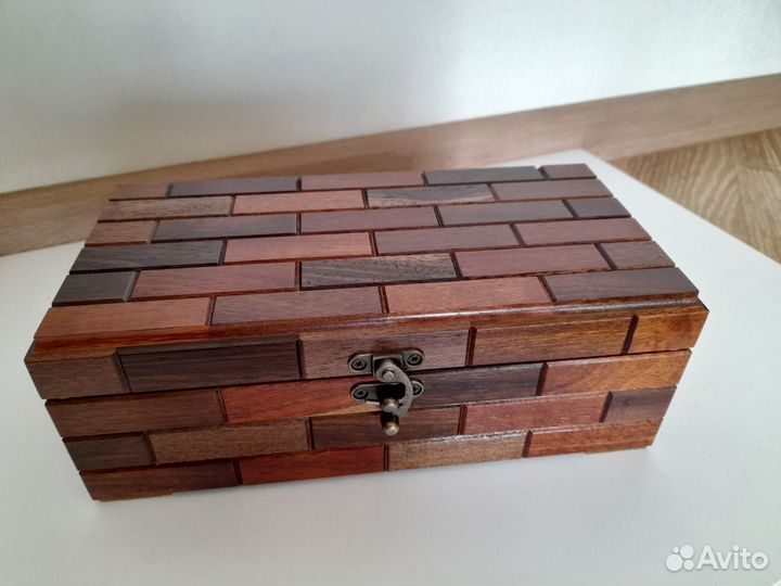 Шкатулка из ценных пород дерева