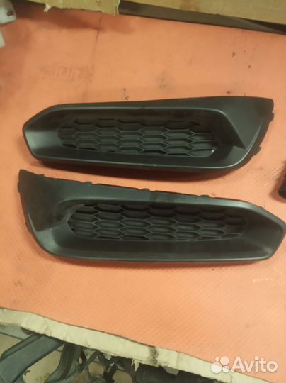 Решетка в бампер Subaru legacy BM