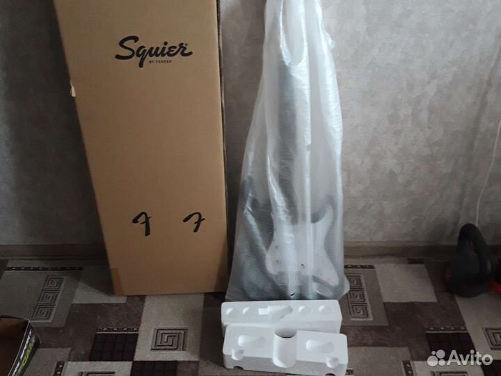 Электрогитара fender squier MM + кабель