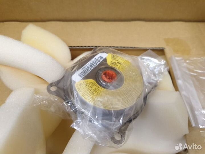 Пиропатрон передний Toyota Hilux 8 2015