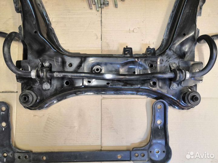 Балка передняя подрамник Nissan X-Trail T31