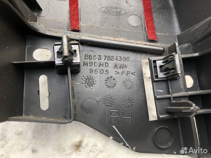 Обшивка центральной стойки Ford Explorer V 10-15