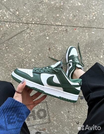 Nike SB Dunk Low Lux