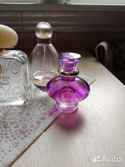 Флаконы из под женской парфюмерии