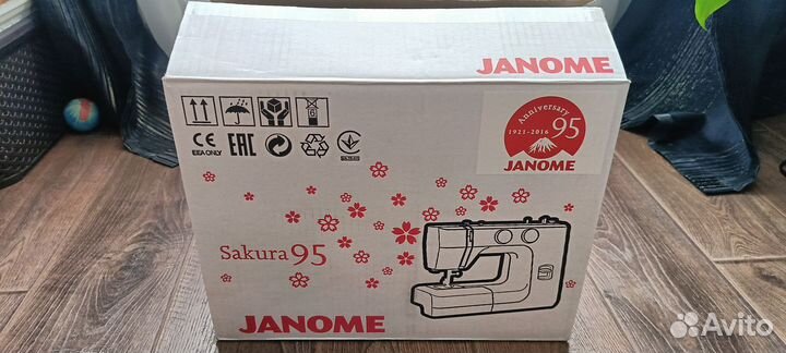 Машинка швейная электрическая Janome