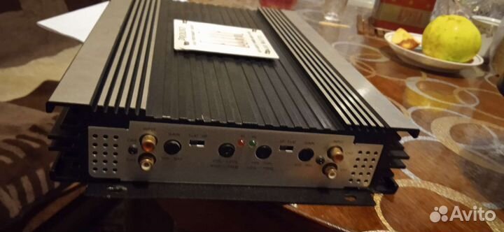 Автомобильный усилитель звука