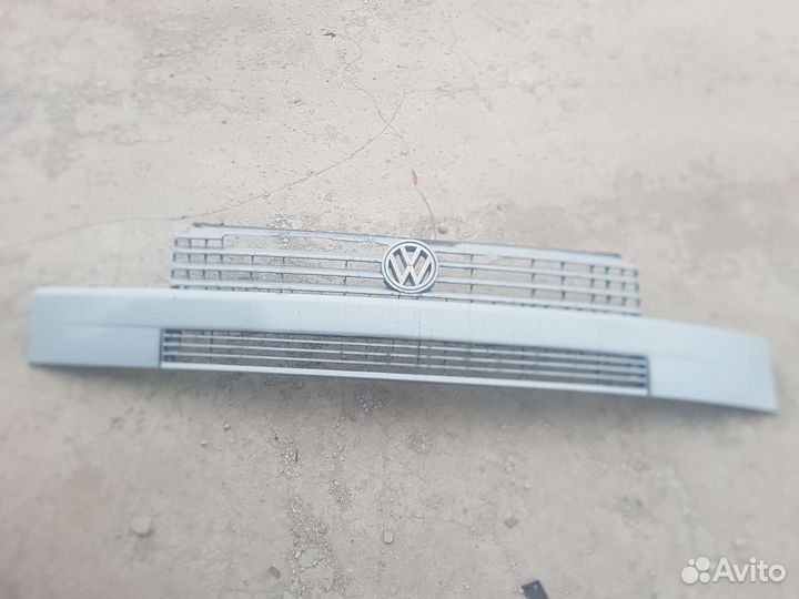 Решетка радиатора Volkswagen Transporter T4