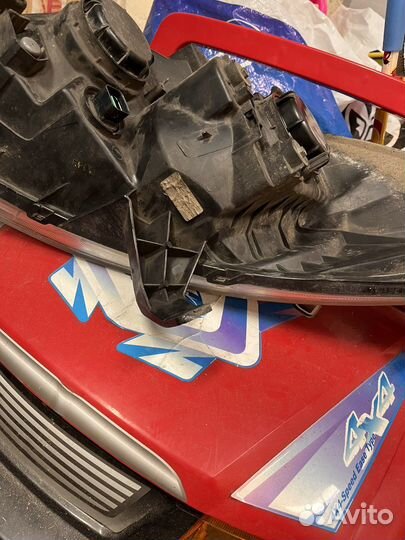 Hyundai grand starex фара