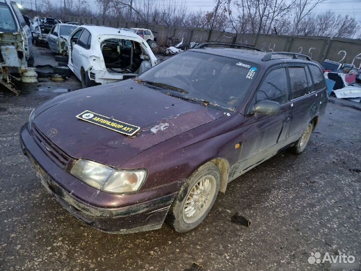 Стойка передняя Toyota Caldina 1993