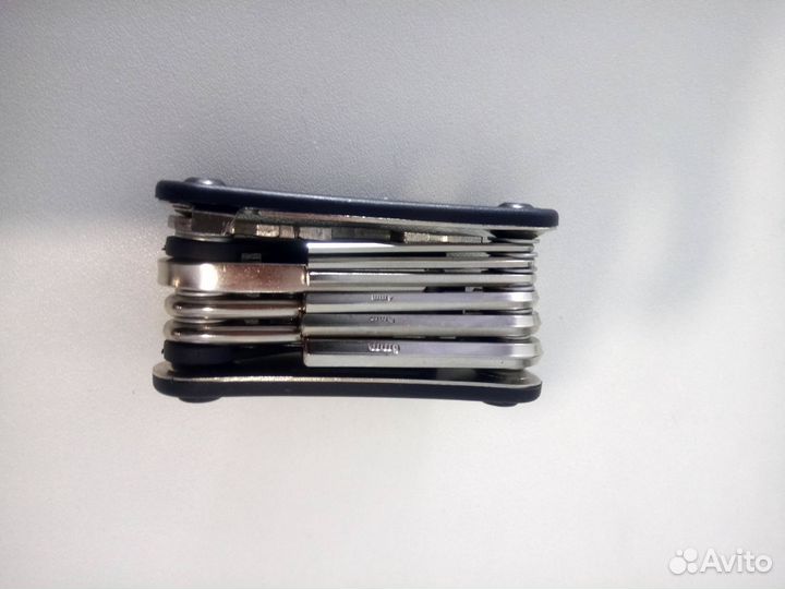 Ключ для велосипеда универсальный