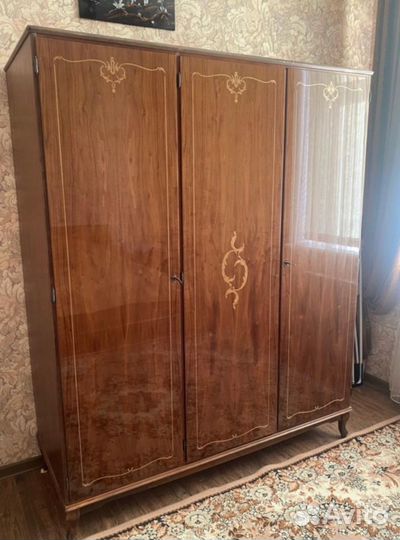 Шкаф из массива Венгрия