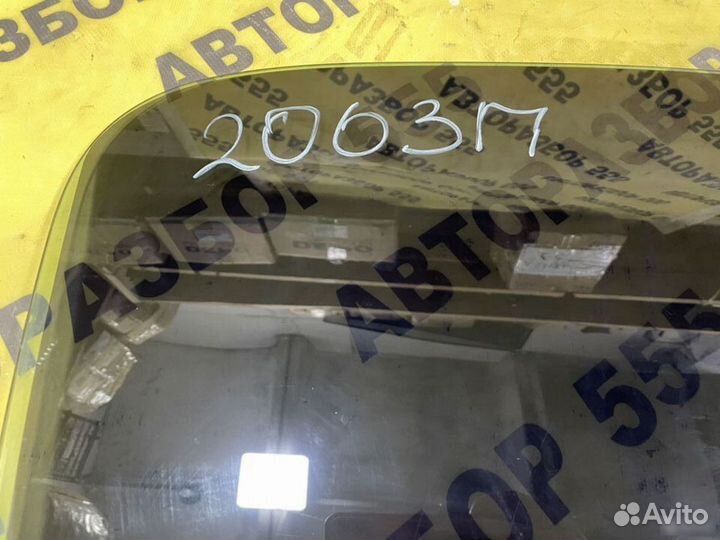 Стекло двери задней правой Peugeot 206