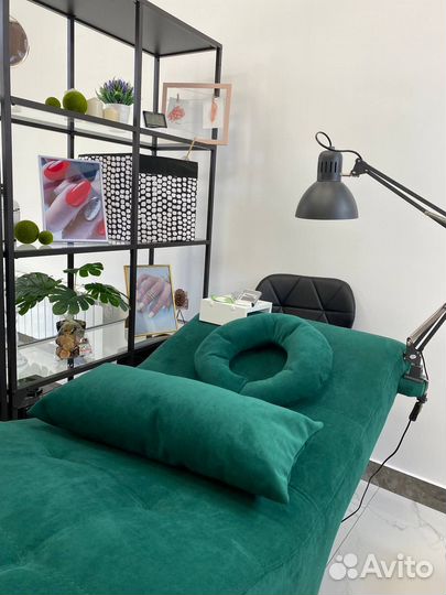 Анатомическая кушетка для наращивания ресниц