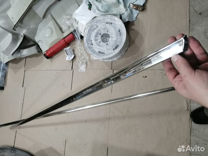 Новые молдинги порогов хром газ 3102 Волга