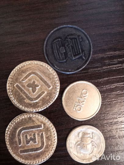 Монета магнит золотая и т д